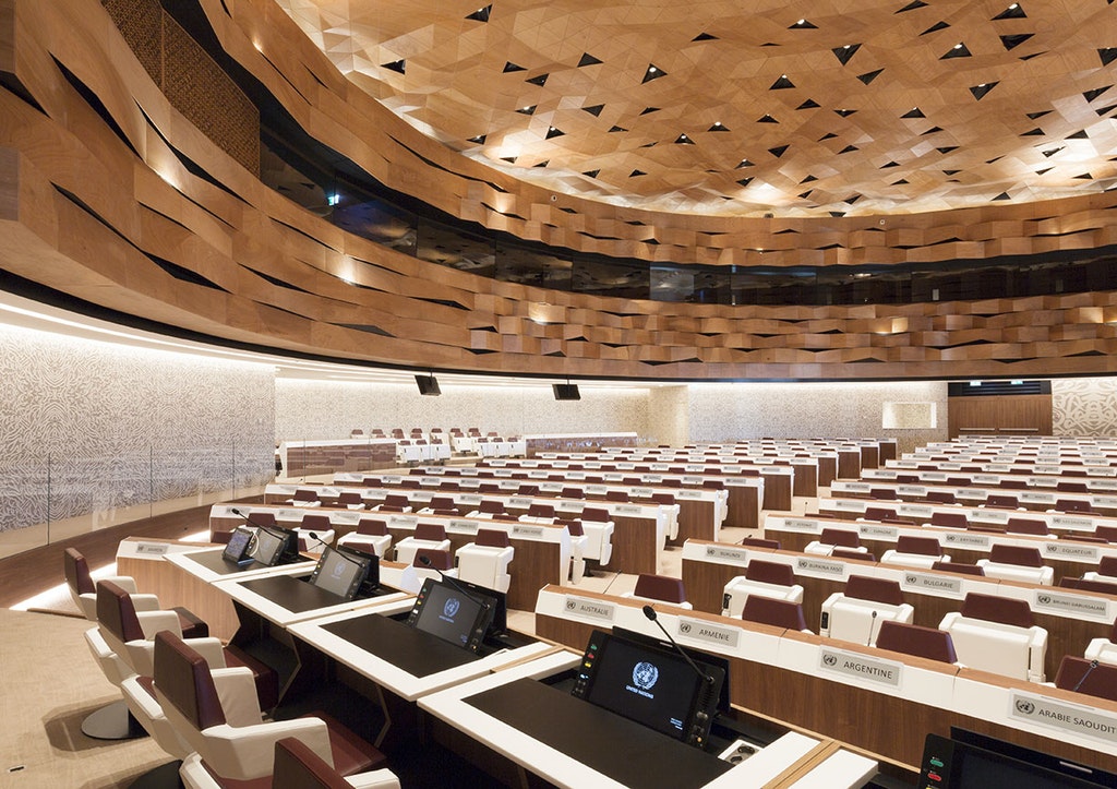 special-united-nation-conference-room-flos-05