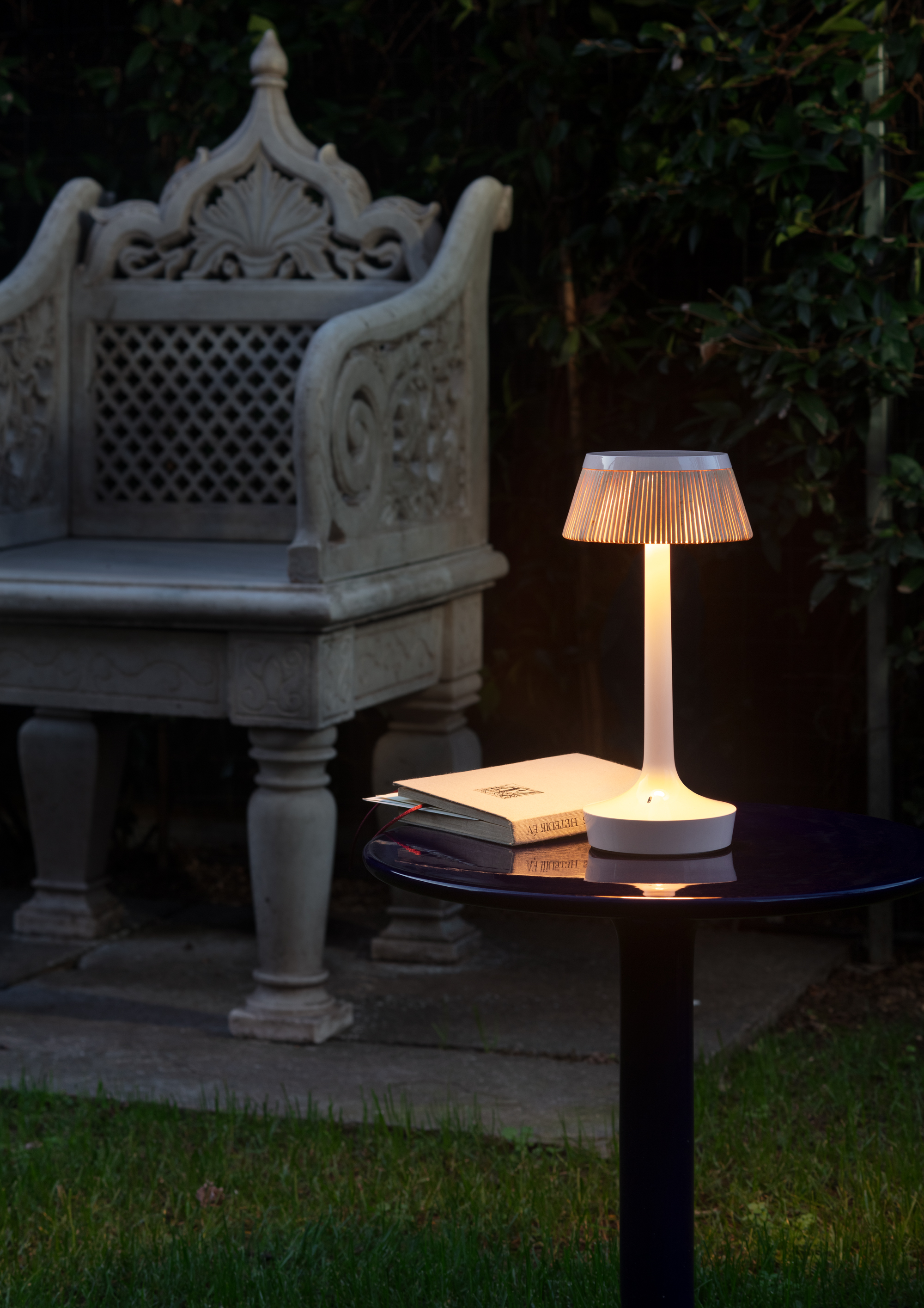stories-Bonjour_unplugged_2025-flos-08