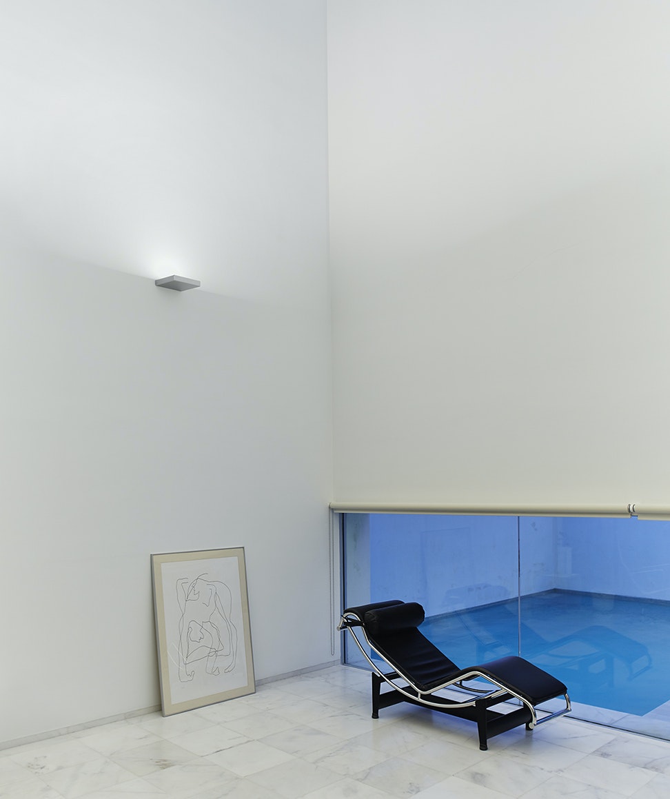 stories-fort-knox-wall-philippe-starck-flos-07b